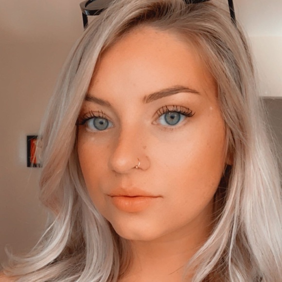 Meet your Posher, Katie - Picture 1 of 1